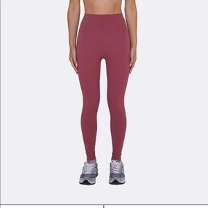 NWT SETactive sportbody leggings